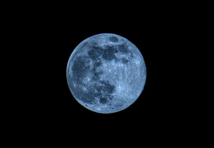 Final supermoon of 2025 casts a blue hue in the December sky